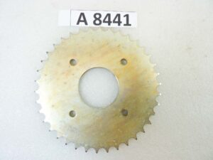 Corona 38 denti passo 420 diam foro centrale 50 mm diam est 158 mm interasse fori opposti 90 mm moto epoca Guzzi Gilera Benelli Motobi MV Agusta Morini Malaguti Ducati Cagiva Aprilia vari modelli NUOVO fondo di magazzino vedi foto leggi descrizione