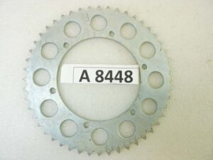 Corona 49 denti passo 420 diam foro centrale 110 mm diam est 200 mm interasse fori opposti 125 mm moto epoca Guzzi Gilera Benelli Motobi MV Agusta Morini Malaguti Ducati Cagiva Aprilia vari modelli NUOVO fondo di magazzino vedi foto leggi descrizione
