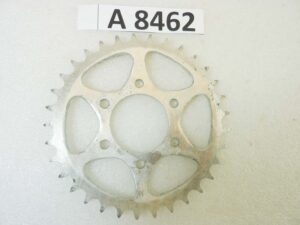 Corona 33 denti passo 420 diam foro centrale 44 mm diam est 140 mm interasse fori opposti 62 mm moto epoca Guzzi Gilera Benelli Motobi MV Agusta Morini Malaguti Ducati Cagiva Aprilia vari modelli NUOVO fondo di magazzino vedi foto leggi descrizione