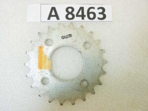 Corona Guzzi 22 denti passo 415 diam foro centrale 39 mm diam est 95 mm interasse fori opposti 63 mm moto epoca Guzzi vari modelli NUOVO fondo di magazzino vedi foto leggi descrizione