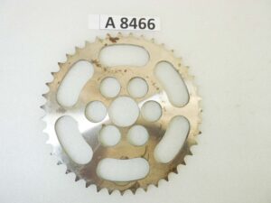Corona 43 denti passo 525 diam foro centrale 42 mm diam est 223 mm moto epoca Guzzi Gilera Benelli Motobi MV Agusta Morini Malaguti Ducati Cagiva Aprilia vari modelli NUOVO fondo di magazzino vedi foto leggi descrizione
