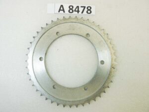 Corona Guzzi F485 45 denti passo 428 diam foro centrale 110 mm diam est 187 mm int fori opposti 145 mm moto epoca vari modelli  NUOVO fondo di magazzino vedi foto leggi descrizione