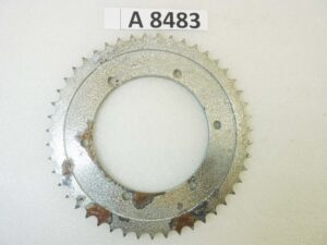 Corona Guzzi F485 47 denti passo 428 diam foro centrale 110 mm diam est 195 mm int fori opposti 125 mm vari modelli  NUOVO fondo di magazzino vedi foto leggi descrizione