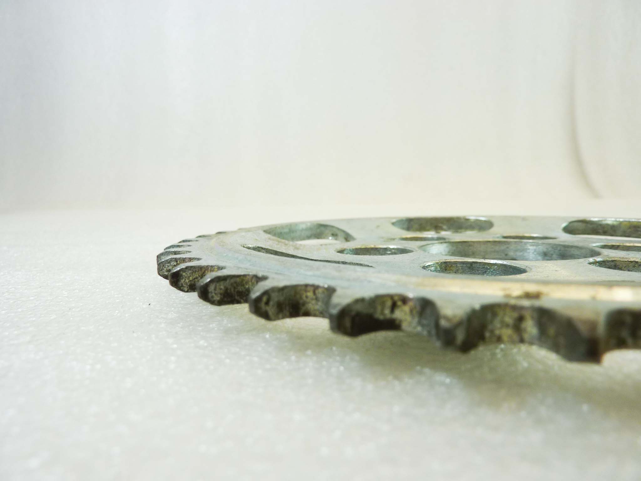 Corona 222 43 denti passo 420 diam foro centrale 45 mm diam est 180 mm moto epoca Guzzi Gilera Benelli Motobi MV Agusta Morini Malaguti Ducati Cagiva Aprilia vari modelli NUOVO fondo di magazzino vedi foto leggi descrizione - immagine 3