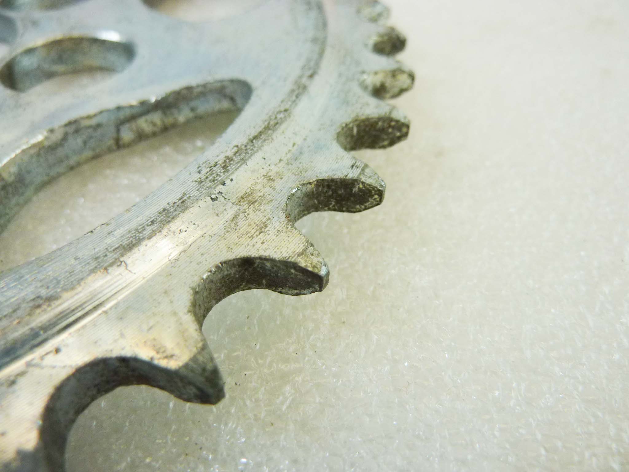 Corona 222 43 denti passo 420 diam foro centrale 45 mm diam est 180 mm moto epoca Guzzi Gilera Benelli Motobi MV Agusta Morini Malaguti Ducati Cagiva Aprilia vari modelli NUOVO fondo di magazzino vedi foto leggi descrizione - immagine 5
