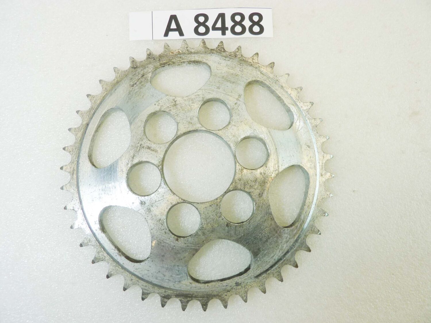 Corona 222 43 denti passo 420 diam foro centrale 45 mm diam est 180 mm moto epoca Guzzi Gilera Benelli Motobi MV Agusta Morini Malaguti Ducati Cagiva Aprilia vari modelli NUOVO fondo di magazzino vedi foto leggi descrizione - immagine 6