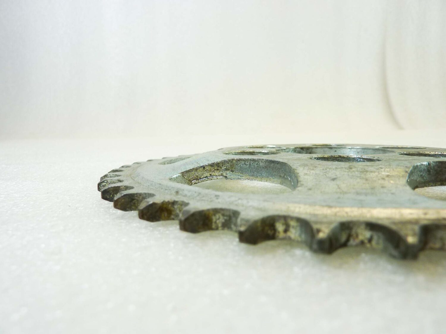 Corona 222 43 denti passo 420 diam foro centrale 45 mm diam est 180 mm moto epoca Guzzi Gilera Benelli Motobi MV Agusta Morini Malaguti Ducati Cagiva Aprilia vari modelli NUOVO fondo di magazzino vedi foto leggi descrizione - immagine 7