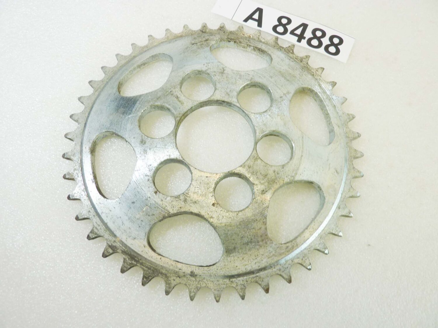 Corona 222 43 denti passo 420 diam foro centrale 45 mm diam est 180 mm moto epoca Guzzi Gilera Benelli Motobi MV Agusta Morini Malaguti Ducati Cagiva Aprilia vari modelli NUOVO fondo di magazzino vedi foto leggi descrizione - immagine 8