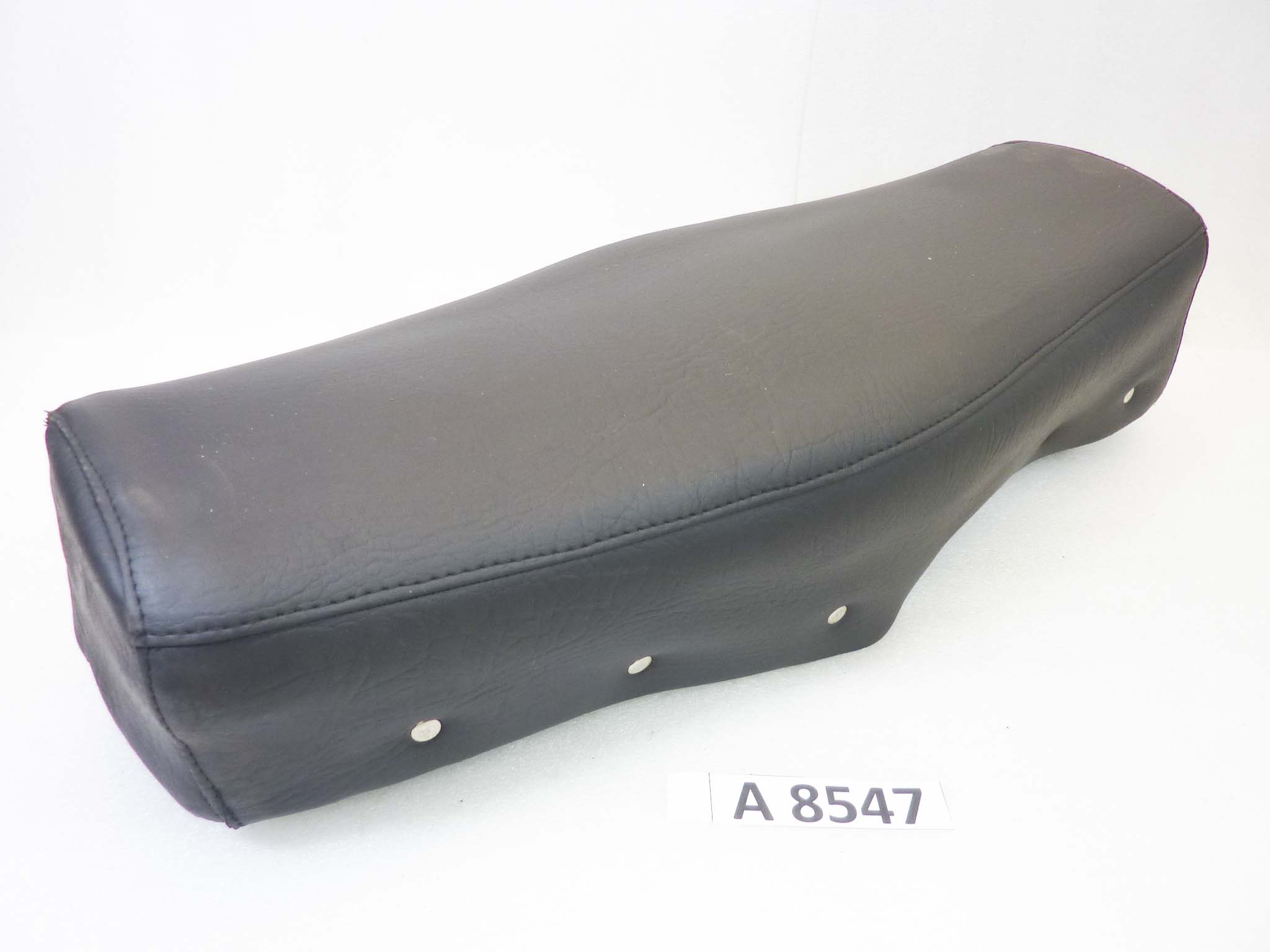 Sella Moto Morini Corsaro 125 lungh 57 cmlargh centrale 22 cm interasse staffe posteriori 105 mm int staffe centrali 180 mm int staffe serbaroio 85 mm