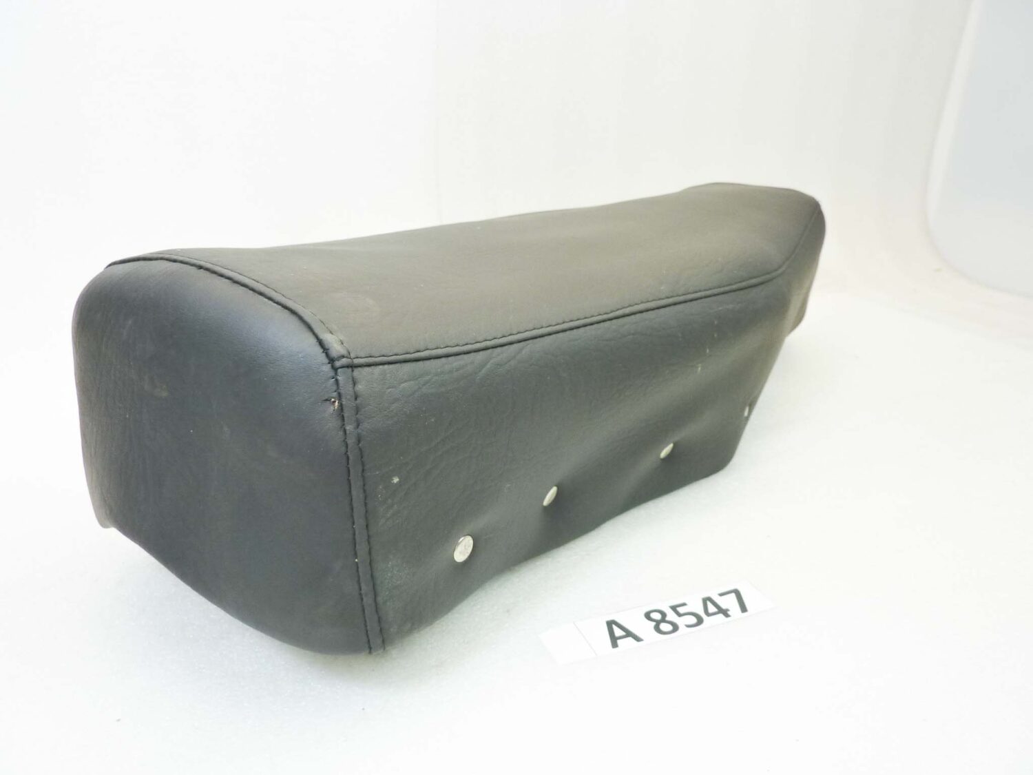 Sella Moto Morini Corsaro 125 lungh 57 cmlargh centrale 22 cm interasse staffe posteriori 105 mm int staffe centrali 180 mm int staffe serbaroio 85 mm - immagine 5