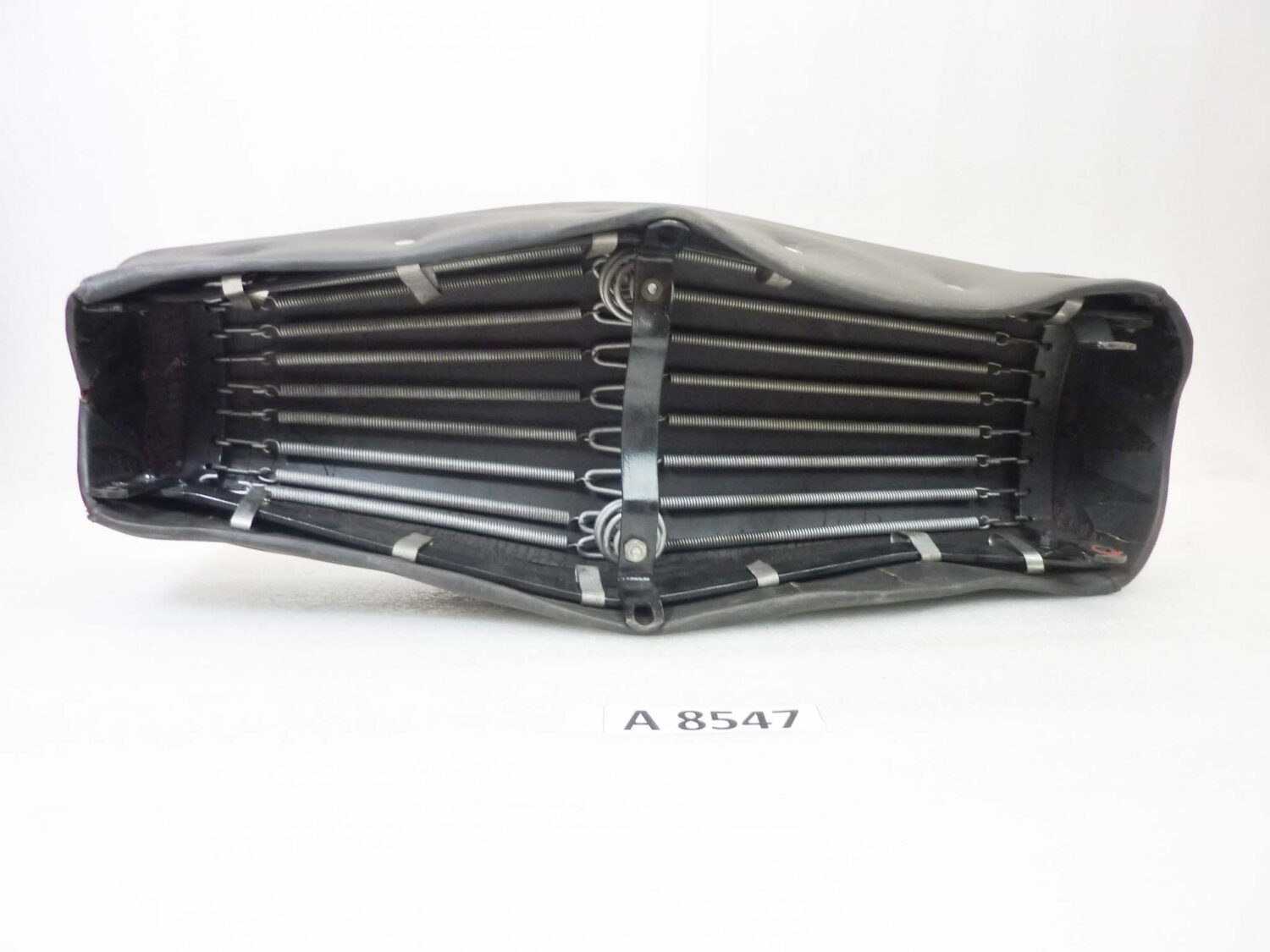 Sella Moto Morini Corsaro 125 lungh 57 cmlargh centrale 22 cm interasse staffe posteriori 105 mm int staffe centrali 180 mm int staffe serbaroio 85 mm - immagine 6