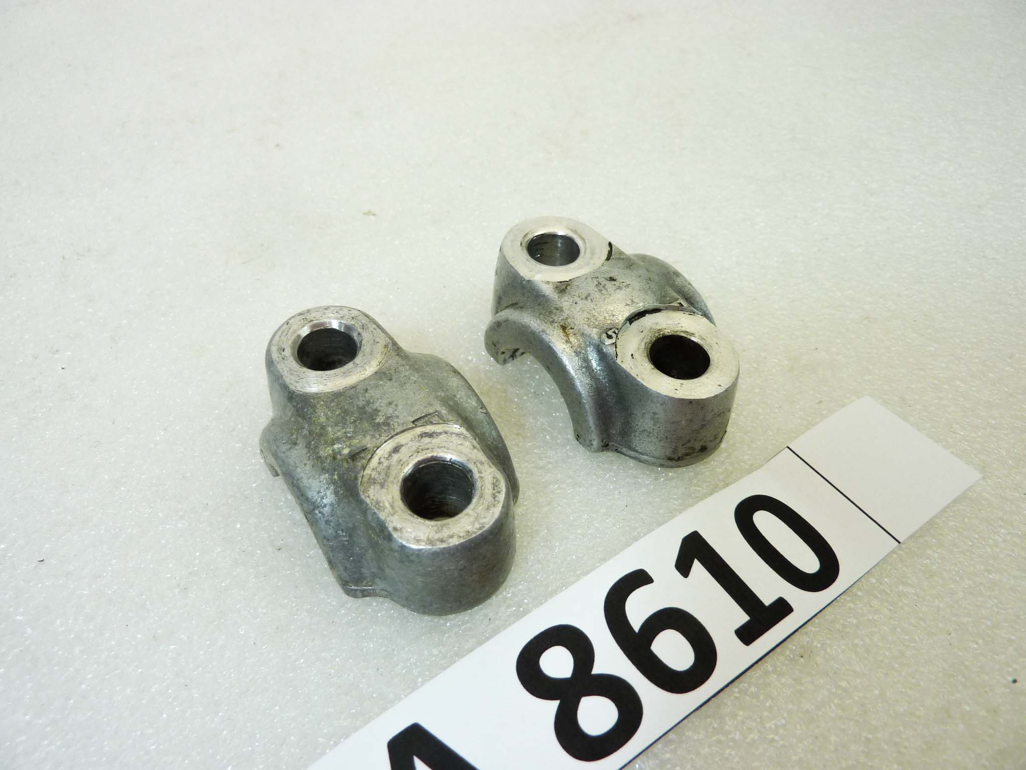 Collari chiusura forcella anteriore Honda CB Four 250 350 360 550 750 CL 350 cod 516342 92000 staffe perno ruota - immagine 2