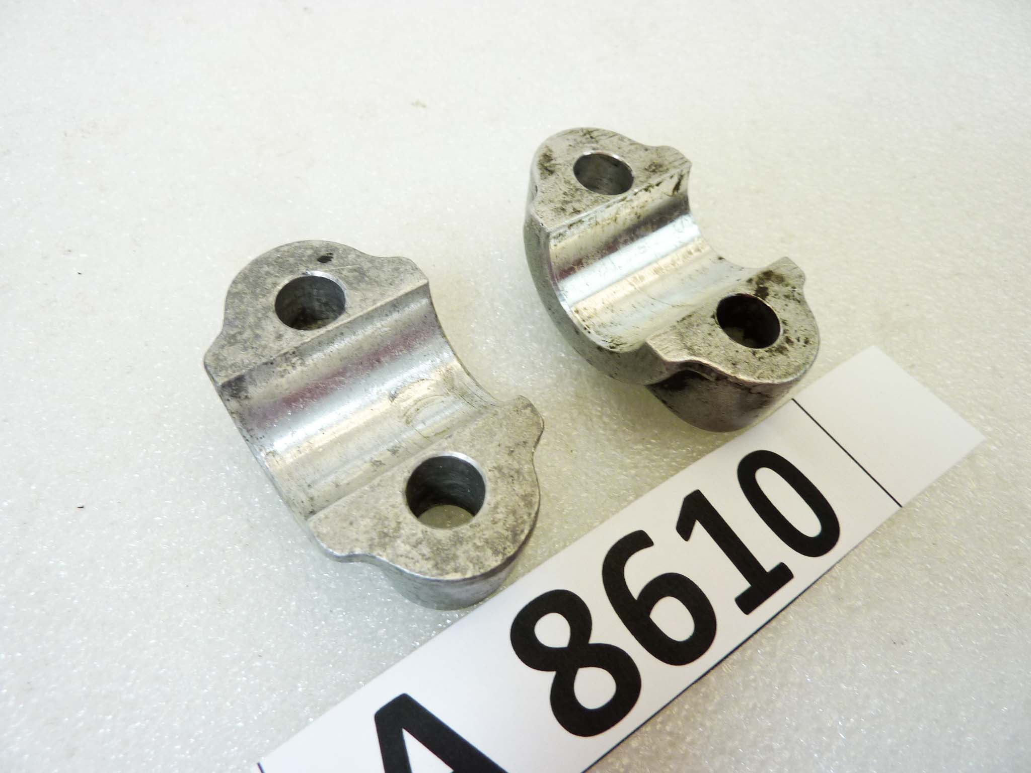 Collari chiusura forcella anteriore Honda CB Four 250 350 360 550 750 CL 350 cod 516342 92000 staffe perno ruota - immagine 5