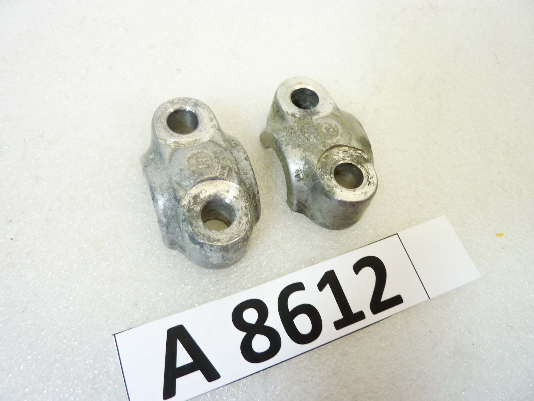Collari chiusura forcella anteriore Honda CB Four 250 350 360 550 750 CL 350 cod 516342 92000 staffe perno ruota