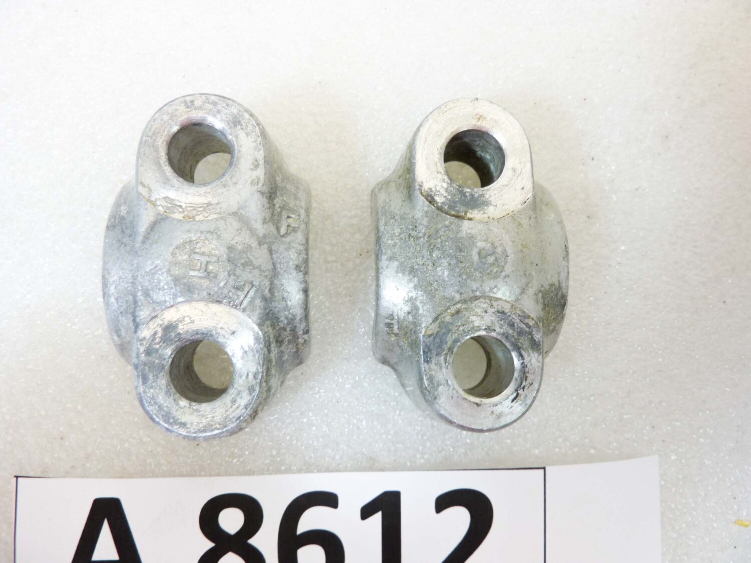 Collari chiusura forcella anteriore Honda CB Four 250 350 360 550 750 CL 350 cod 516342 92000 staffe perno ruota - immagine 3