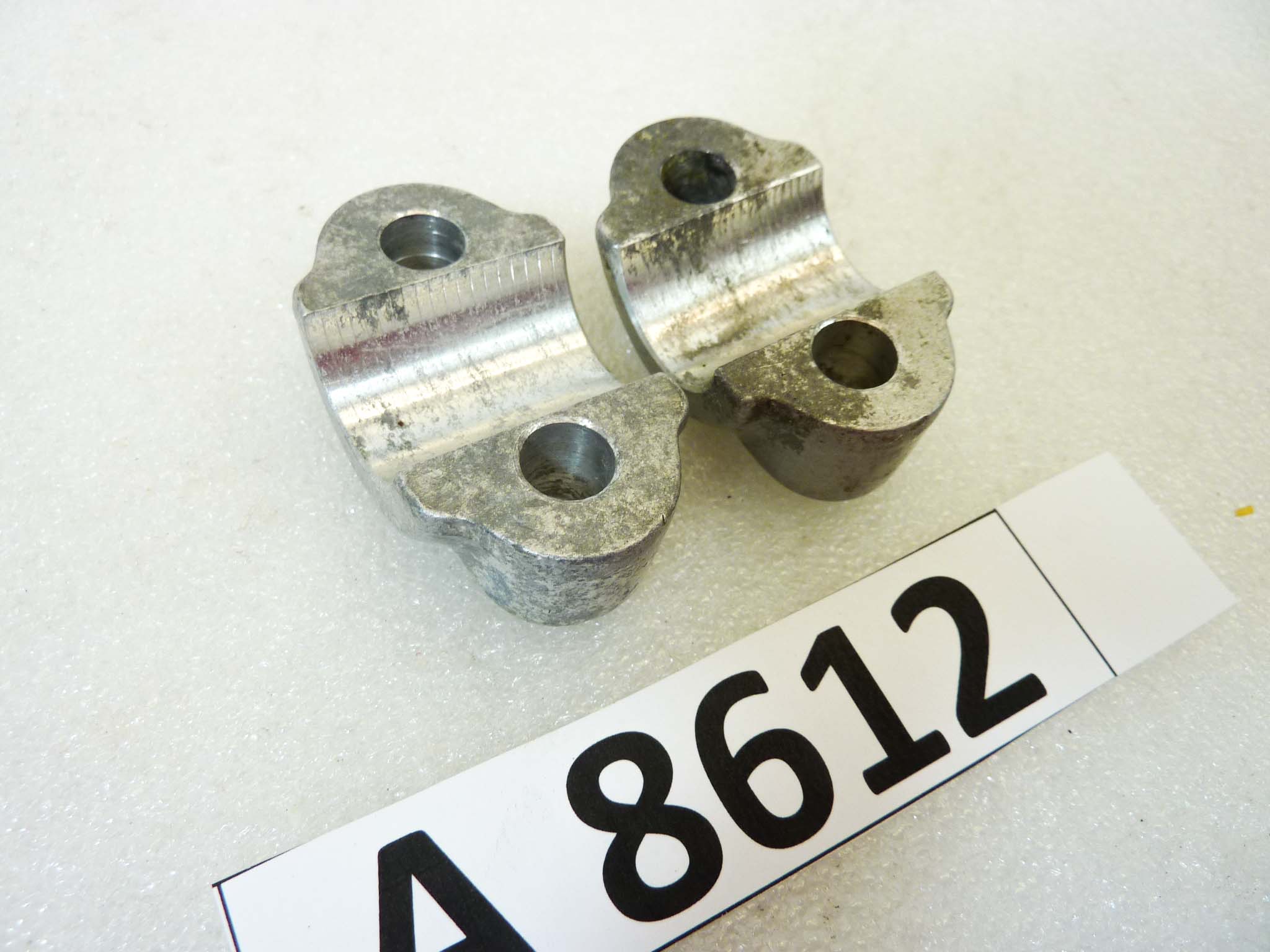 Collari chiusura forcella anteriore Honda CB Four 250 350 360 550 750 CL 350 cod 516342 92000 staffe perno ruota - immagine 5
