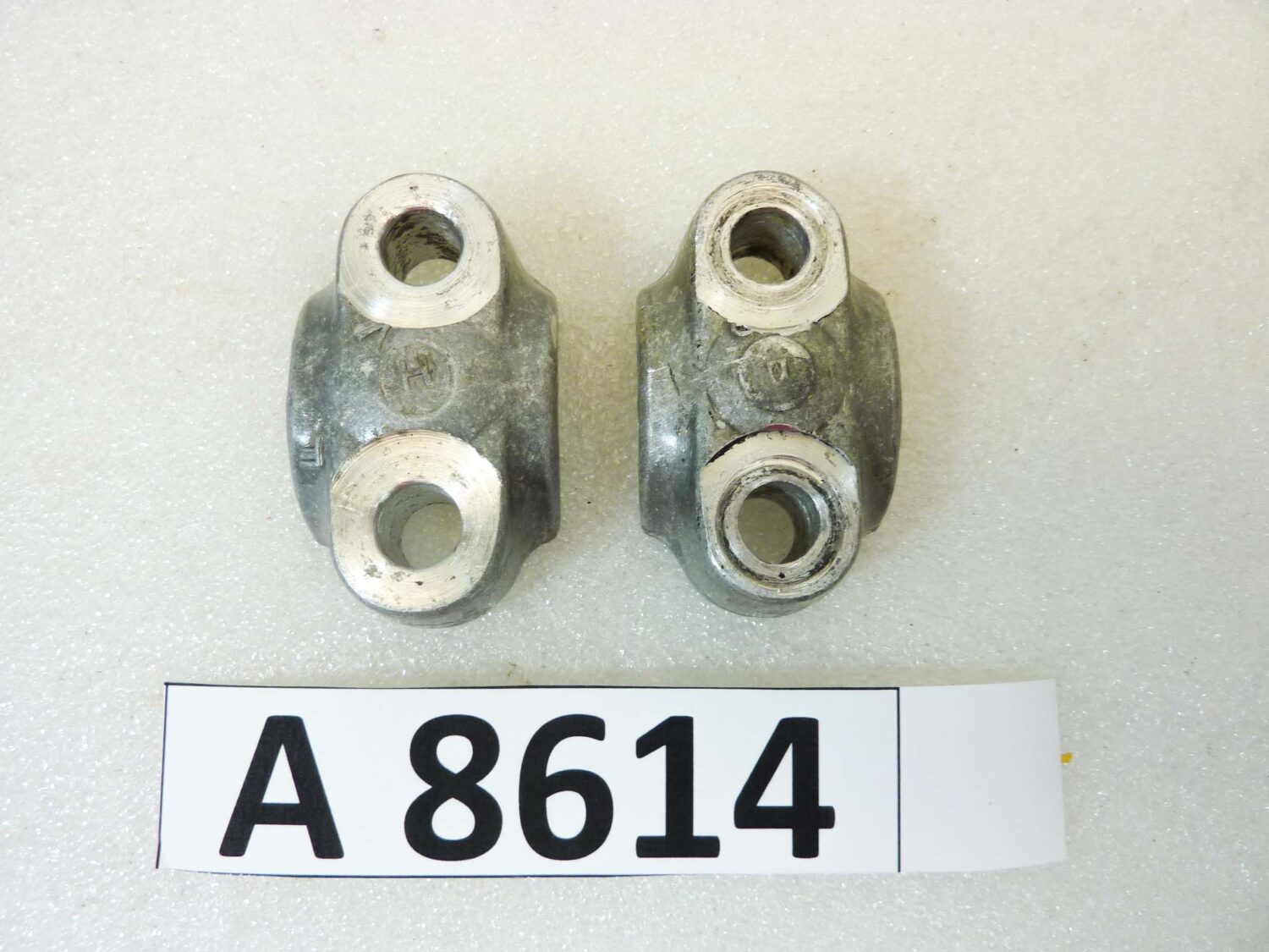 Collari chiusura forcella anteriore Honda CB Four 250 350 360 550 750 CL 350 cod 516342 92000 staffe perno ruota