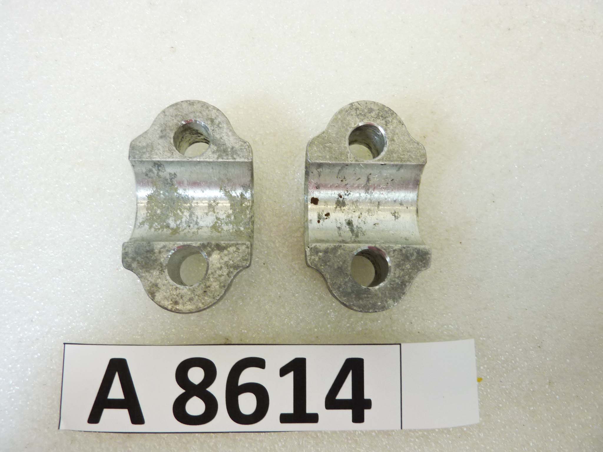 Collari chiusura forcella anteriore Honda CB Four 250 350 360 550 750 CL 350 cod 516342 92000 staffe perno ruota - immagine 5