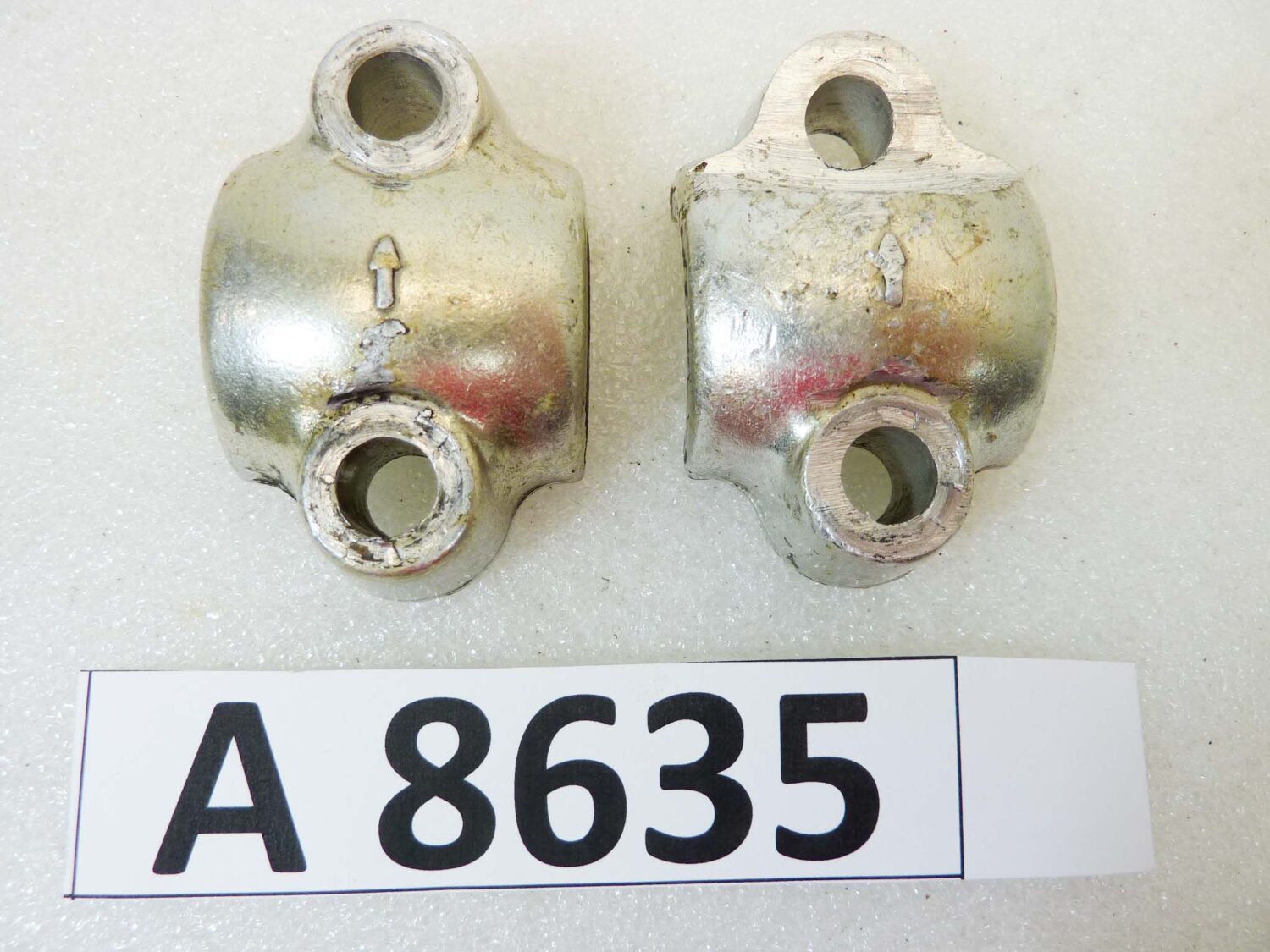 Collari chiusura forcella anteriore Kawasaki epoca interasse fori 36 mm canale 24 mm staffe perno ruota