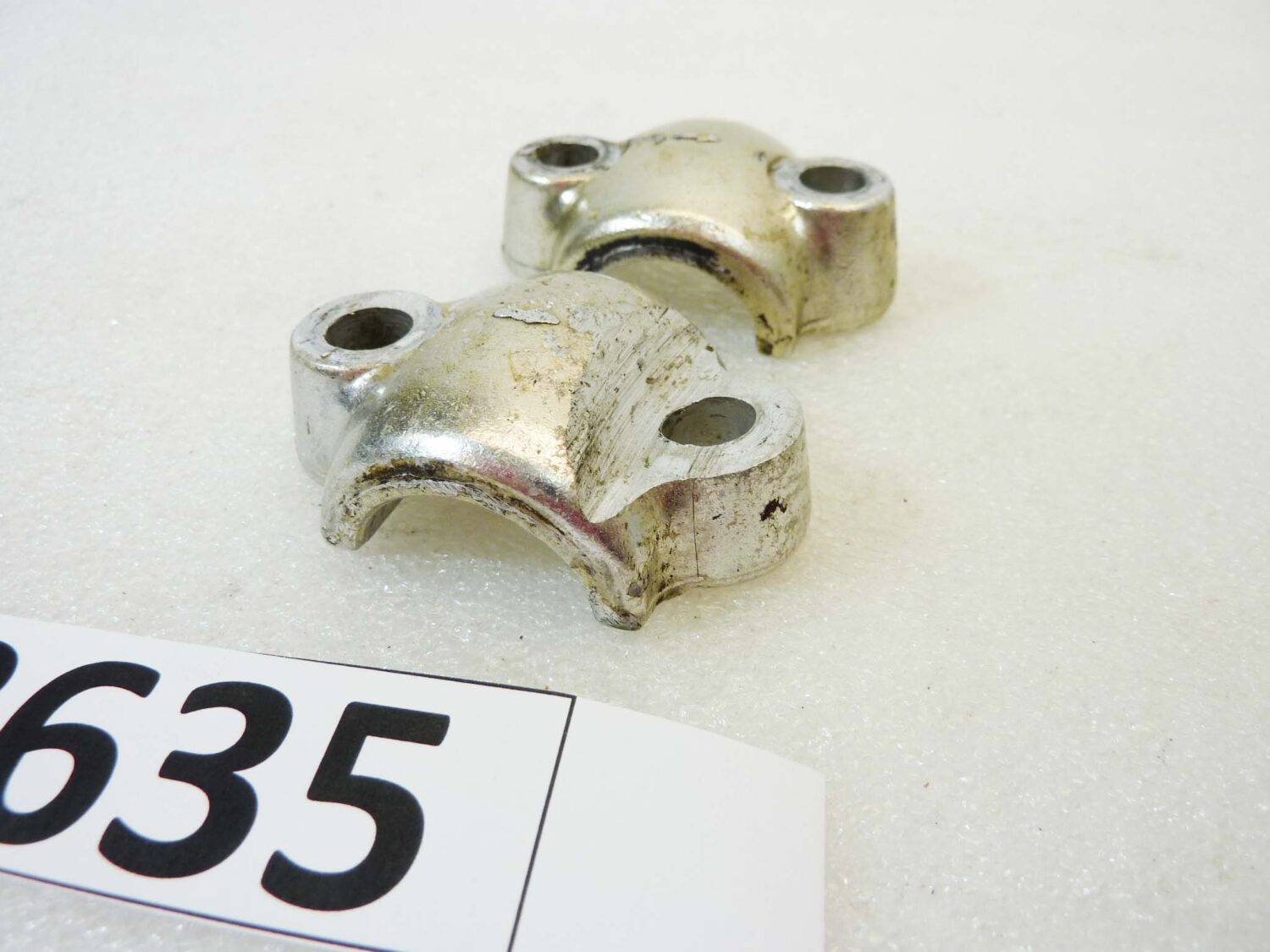 Collari chiusura forcella anteriore Kawasaki epoca interasse fori 36 mm canale 24 mm staffe perno ruota - immagine 4