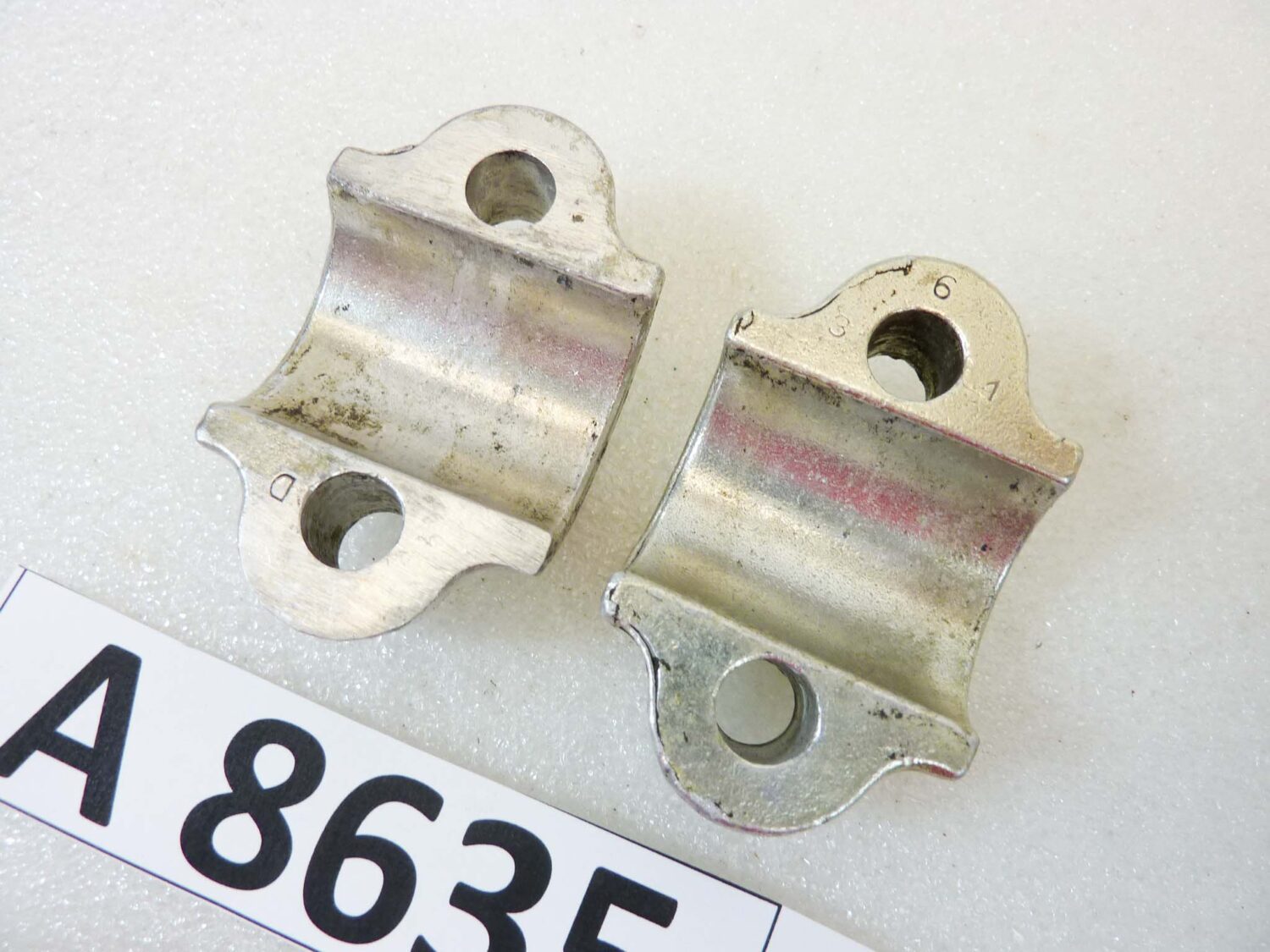 Collari chiusura forcella anteriore Kawasaki epoca interasse fori 36 mm canale 24 mm staffe perno ruota - immagine 5