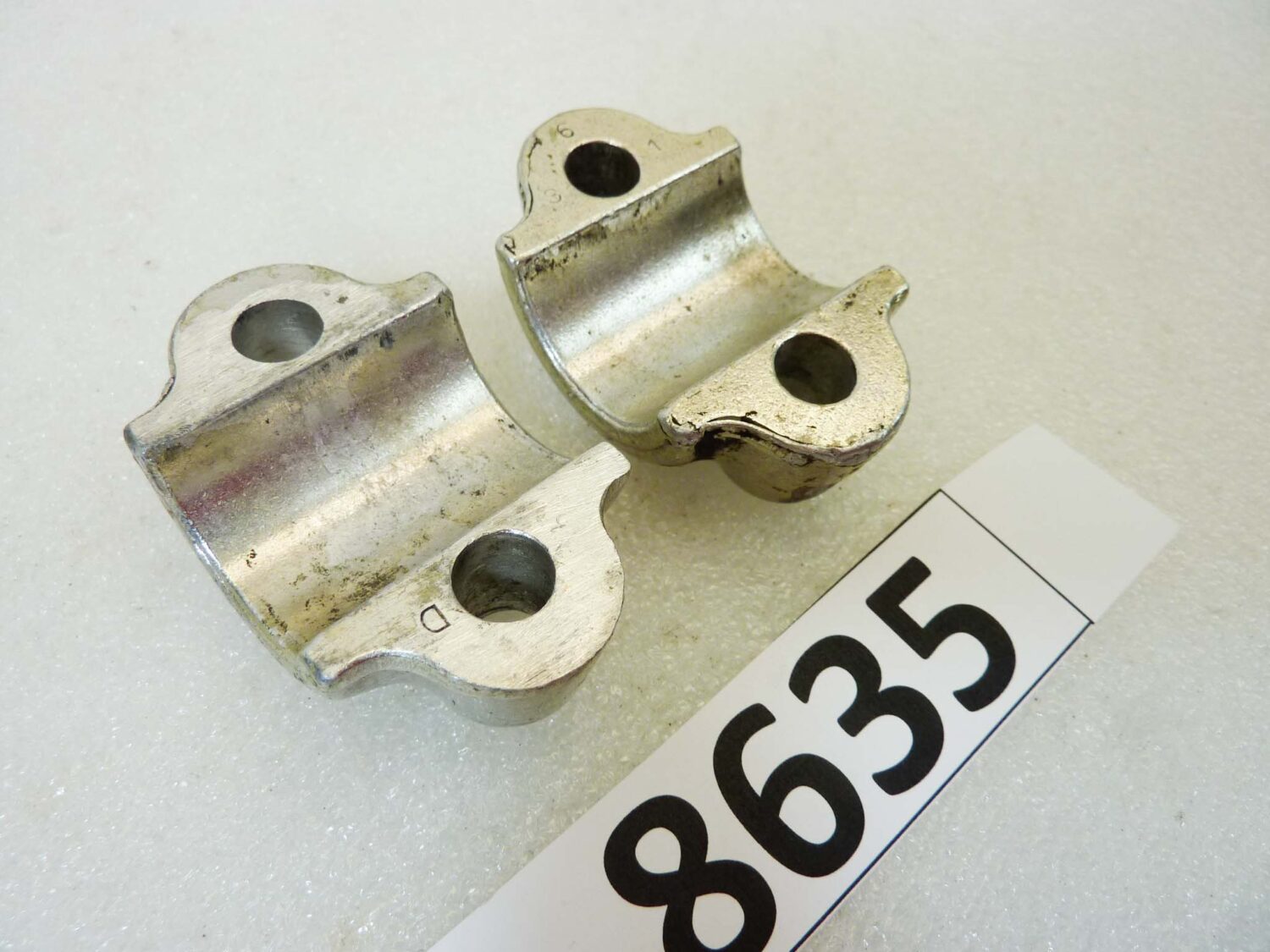 Collari chiusura forcella anteriore Kawasaki epoca interasse fori 36 mm canale 24 mm staffe perno ruota - immagine 6