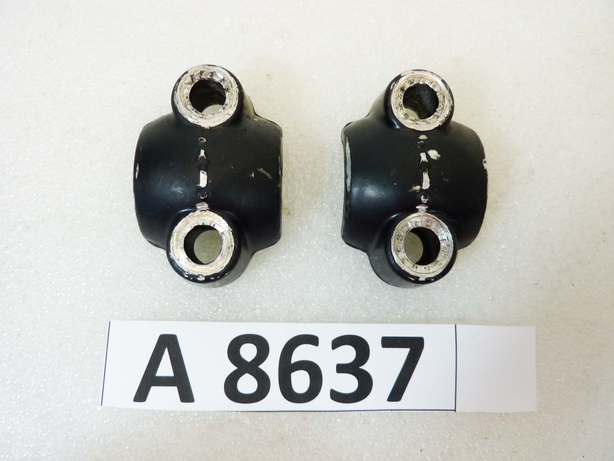 Collari chiusura forcella anteriore Kawasaki S2 S3 KH 400 1972 - 1978 cod 44063006 staffe perno ruota