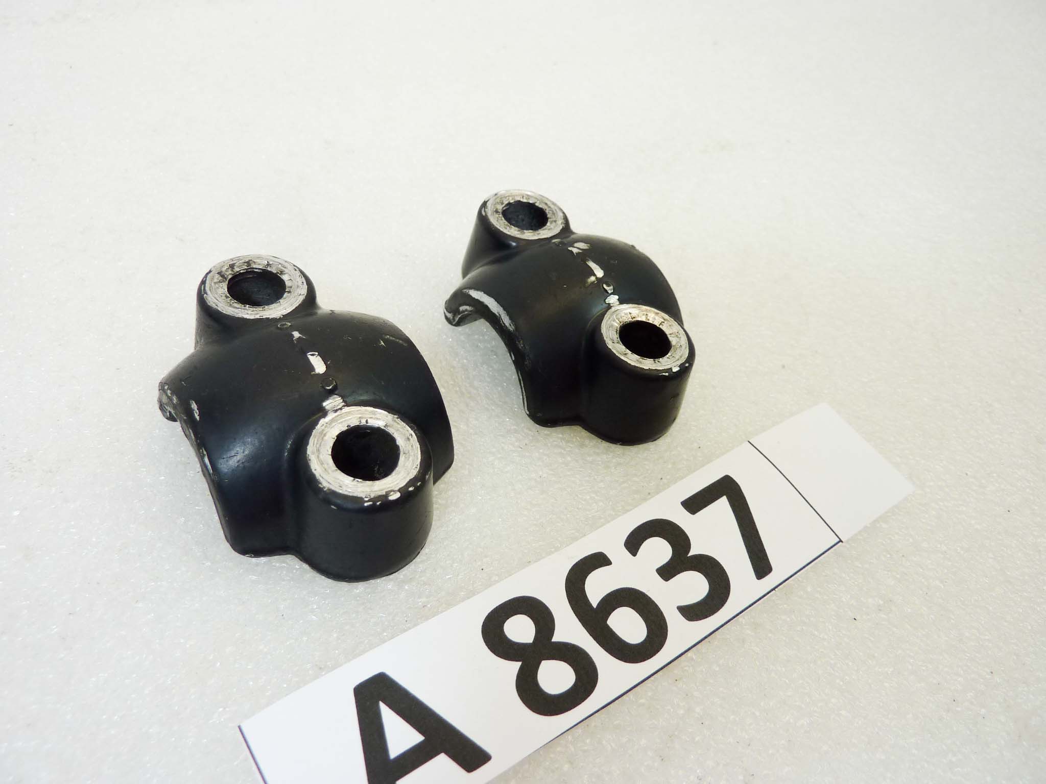 Collari chiusura forcella anteriore Kawasaki S2 S3 KH 400 1972 - 1978 cod 44063006 staffe perno ruota - immagine 2