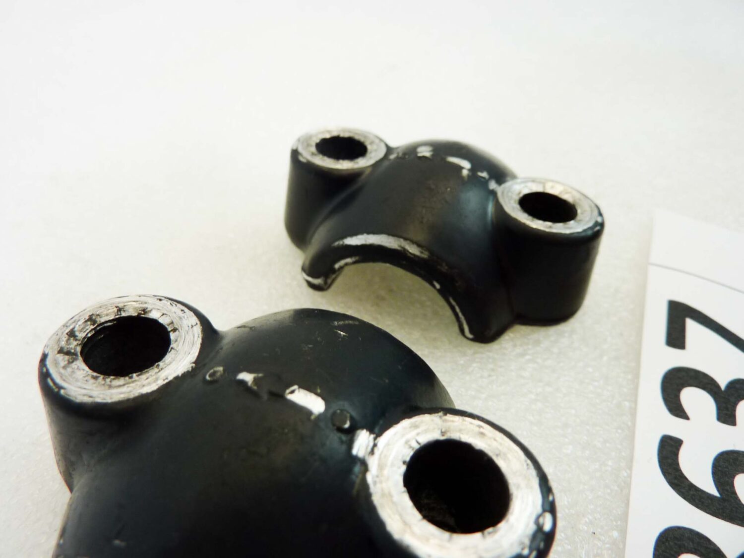 Collari chiusura forcella anteriore Kawasaki S2 S3 KH 400 1972 - 1978 cod 44063006 staffe perno ruota - immagine 3