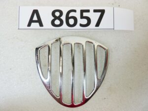 Griglia cromata clacson triangolare 63 x 66 mm