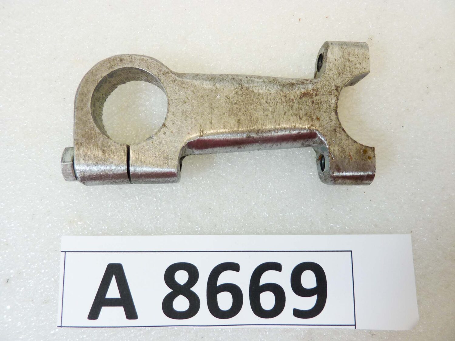Riser supporto manubrio Guzzi lungh 86 mm diam cerchio 21 mm diam aperto 22 mm nuovo fondo di magazzino