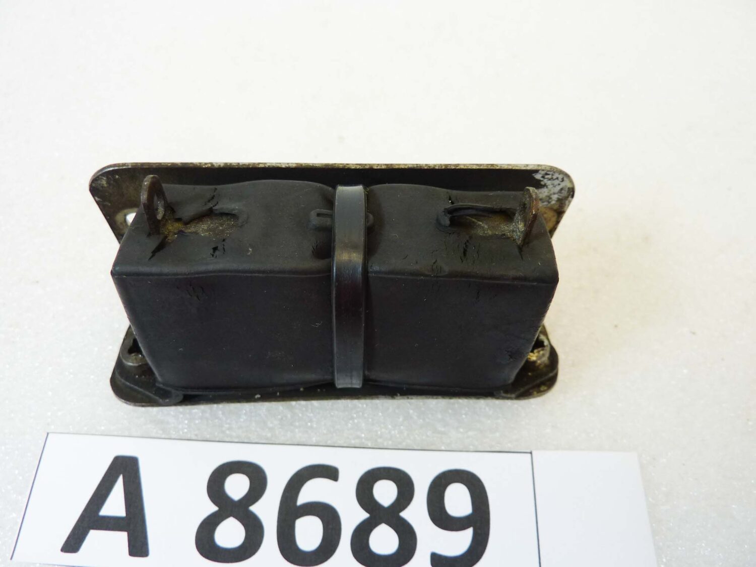 Staffa condensatore Triumph T120 TR6 T100 1968 - 1973 cod 828082 - immagine 2