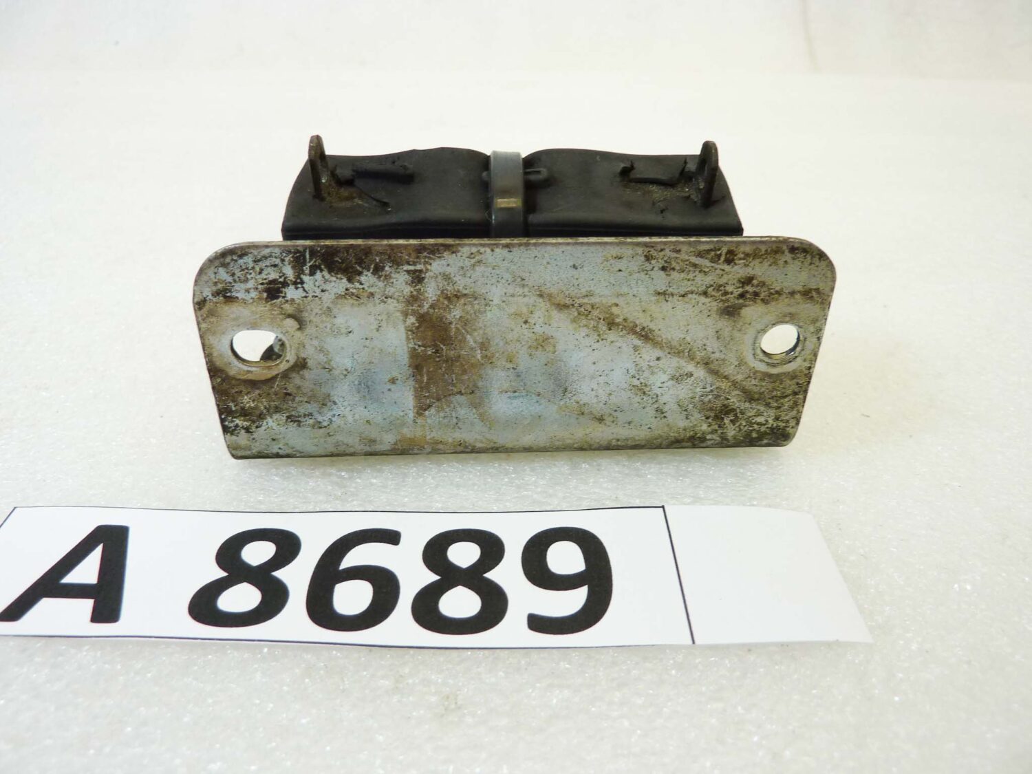 Staffa condensatore Triumph T120 TR6 T100 1968 - 1973 cod 828082 - immagine 4