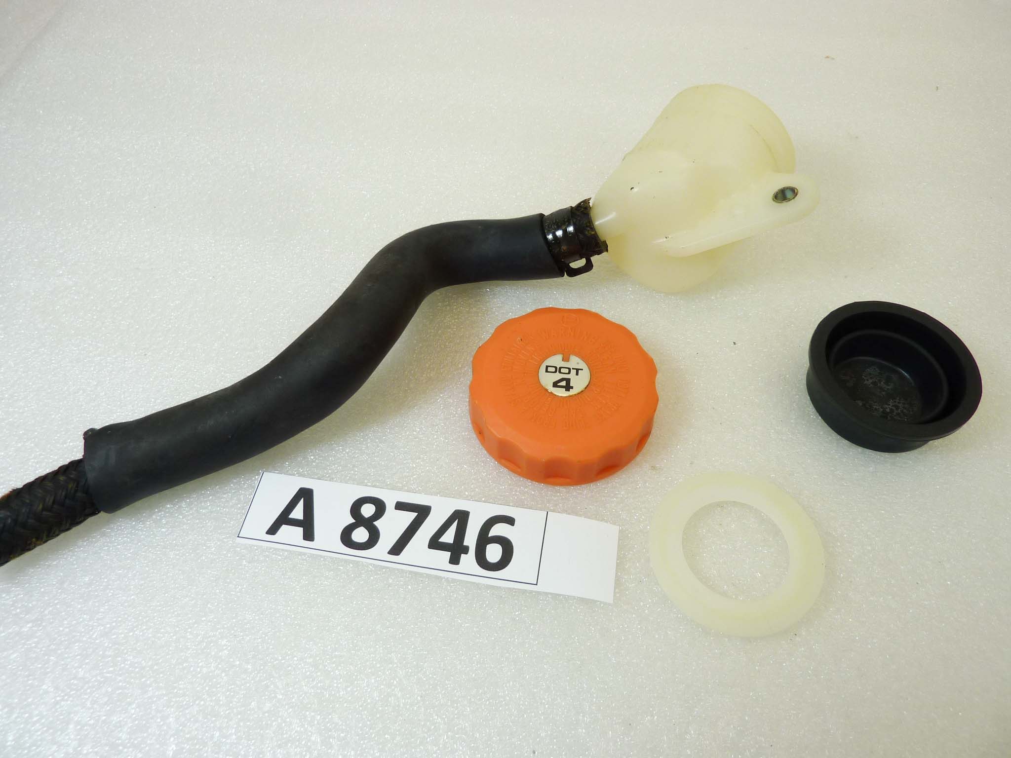 Serbatoio vaschetta olio freni Honda VFR 750 F RC24 1986 - 1989 - immagine 6