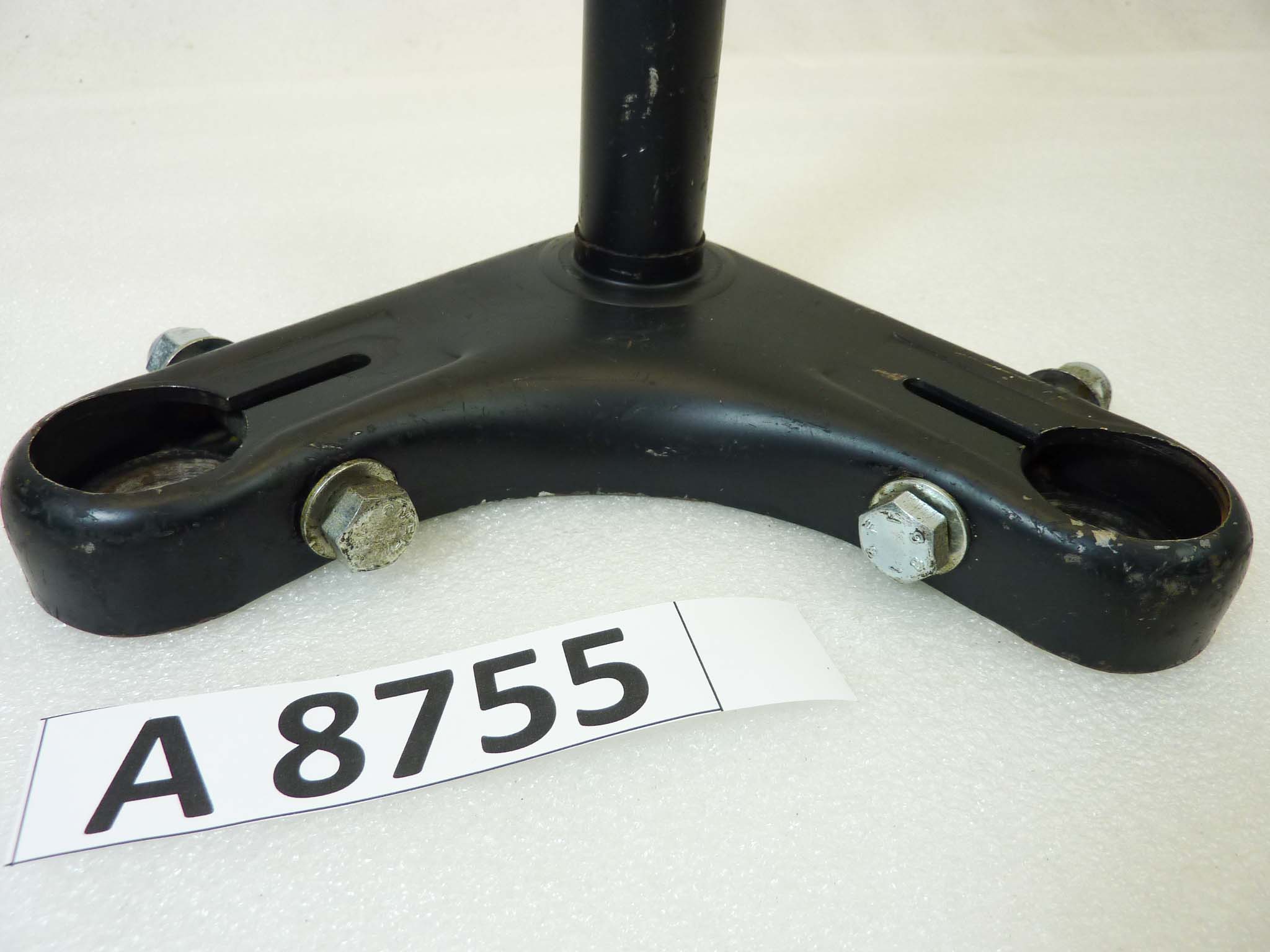 Piastra sterzo inferiore Guzzi vari modelli diam foro steli 30 mm diam canotto 25 mm interasse steli 150 mm nuovo fondo di magazzino - immagine 3