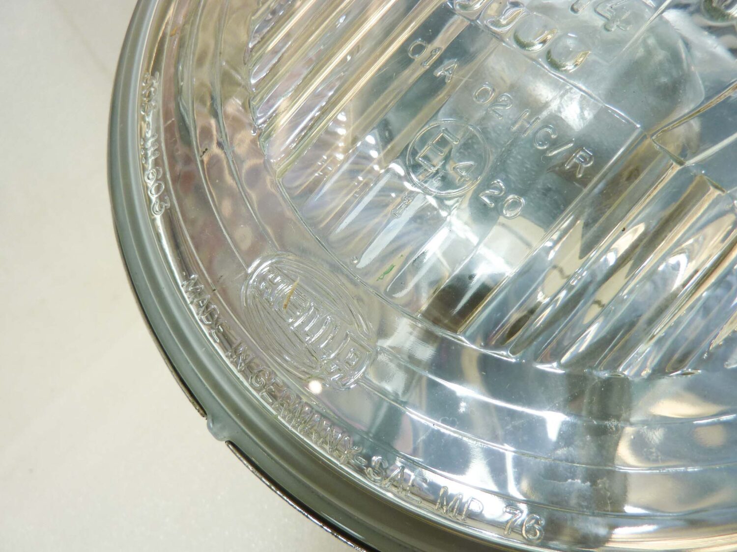 Faro anteriore Hella H4 01A 02 HC/R 305 111 603 Porsche Mercedes BMW VW VEDI FOTO - immagine 3