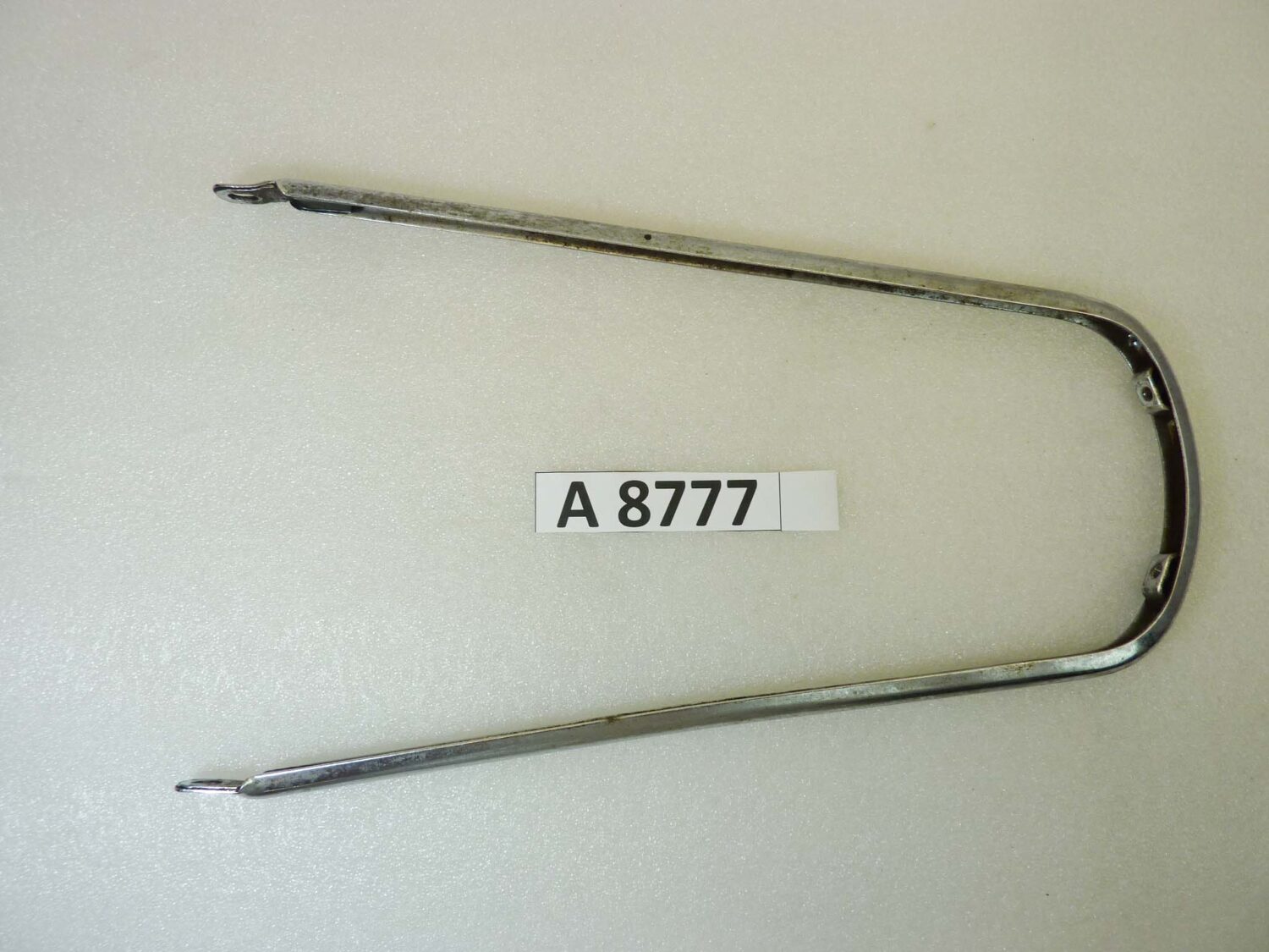 Staffa parafango anteriore moto giapponesi vari modelli epoca lungh 352 mm largh max 210 mm