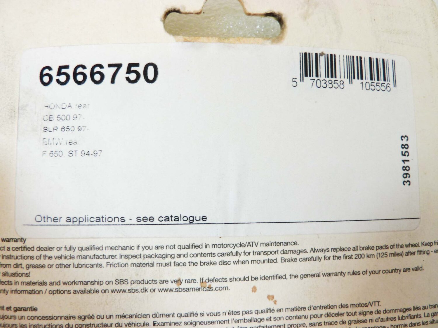 Pastiglie freno SBS 675HF 6566750 per HONDA
Freno Anteriore:
CB 1000 Big One (dal 1993)
CB Seven Fifty (RC42) (dal 1992)
CBR 1000 F (dal 1989)
GL 1500 Gold Wing (dal 1988)
NT V Deauville 650 (dal 2001)
VT C/CD Shadow 600 (dal 1993)
VFR 750 F (dal 1990)
Freno Posteriore:
CBF 600 (dal 2004)
CBR 600 F Sport (dal 2001)
CBR 900 RR Fireblade (dal 2000)
VT C Shadow /CD Shadow (PC21) 600 (dal 1993)
VFR 800 (dal 2002)
KAWASAKI
Freno Anteriore:
EN 500 (dal 1990)
ER-5 500 (dal 1997)
KLE 500 (dal 1991)
Ninja 250 R (dal 2008)
VN 800 Vulcan Classic (dal 1995)
VN 1500 Classic Tourer (dal 1998)
ZRX 1100 (dal 1997)
ZRX 1200 R/S (dal 2001)
ZX-6R Ninja (dal 1998)
ZZR 600 (dal 1990)
Freno Posteriore:
Z 1000 (dal 2003)
ZX-9R Ninja (dal 2002)
ZX-10R Ninja (dal 2004)
ZX-12R Ninja (dal 2000)
SUZUKI
Freno Anteriore:
DR 650 SE (dal 1996)
DR-Z 400 (dal 2000)
GSF 600/1200 Bandit (dal 1995)
GSR 600 (dal 2006)
GSX 650 F (dal 2008)
GSX 750 F (dal 1998)
GSX-R 750 (dal 1996)
GSX-R 1000 (dal 2001)
SV 650/1000 (dal 1999)
Freno Posteriore:
GSX-R 600 (dal 2004)
GSX-R 750 (dal 2004)
GSX 1300 R Hayabusa (dal 2008)
YAMAHA
Freno Anteriore:
YZF-R1 (dal 2004)
YZF-R6 (dal 2003)
Fazer 8 (FZ8) (dal 2010)
MT-01 (dal 2005)
MT-07 (dal 2014) vedi foto per compatibilità esatta NUOVO fondo di magazzino - immagine 5