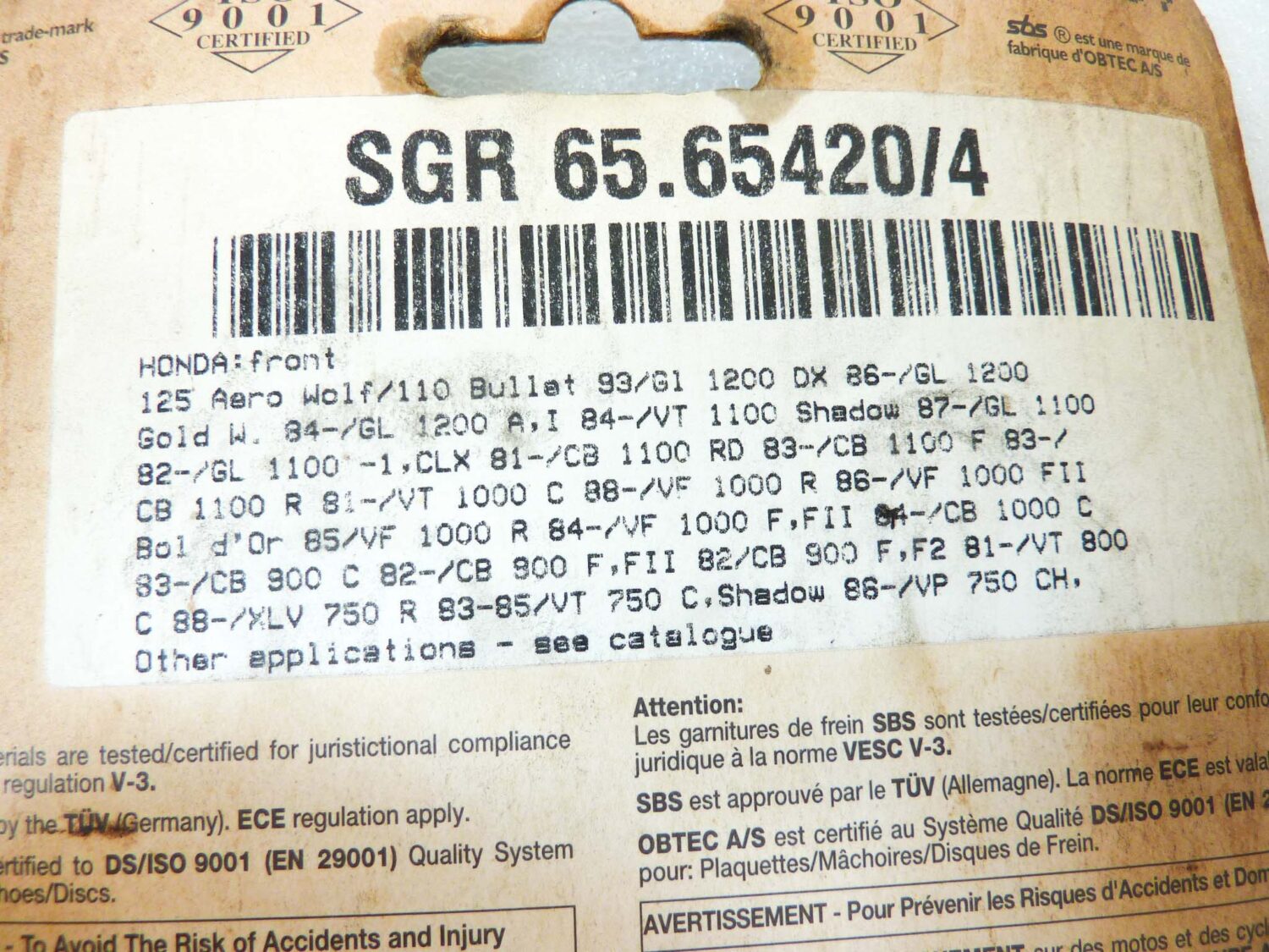 Pastiglie freno SBS 542HF FR SGR 65.65420/4 per HONDA CB N Euro 400 1982-1984
HONDA CB T 400 1981-1981
HONDA CB T Hawk (PC05) 450 1982-1982
HONDA CMX C Rebel (PC170/PC171/PC18) 450 1986-1988
HONDA CX C (PC01) 500 1982-1982
HONDA FT Ascot (PC07) 500 1982-0000
HONDA GL Silver Wing (PC02) 500 1982-1982
HONDA VF C V30 Magna (PC13) 500 1984-1985
HONDA VF F Interceptor (PC12) 500 1984-1986
HONDA VT C Shadow (PC08) 500 1983-1986
HONDA VT E (PC11) 500 1983-1988
HONDA XL RM/LM (PD04) 600 1985-1987
HONDA XL V Transalp 600 1987-1990 45105MM9781
HONDA CB SC Nighthawk 650 1983-1985
HONDA CX 650 T Turbo 650 1983-1983
HONDA CB C Custom 750 1981-1982
HONDA CB F Super Sport 750 1981-1981
HONDA CB F Super Sport 750 1982-1982
HONDA CB F2 Super Sport 750 1982-1982
HONDA CBX F (RC17) 750 1984-1986
HONDA VF C (RC28) 750 1987-1988
HONDA VF C Shadow / Magna (RC09) 750 1988-1993
HONDA VF F Interceptor (RC15) 750 1983-1984
HONDA VF S (RC07) 750 1982-1985
HONDA VT C Shadow (RC29) 750 1987-1989
HONDA XLV RD (RD01) 750 1983-1984
HONDA CB C Custom (SC04) 900 1980-1982
HONDA CB C Custom 1000 1983-1983
HONDA VF R Interceptor (SC16) 1000 1984-1984
HONDA CB R (SC05) 1100 1981-1981
HONDA CB R (SC08) 1100 1982-1983
HONDA GL Gold Wing (SC02) 1100 1981-1982
HONDA VT C Shadow (SC18/SC23) 1100 1985-1993
HONDA GL Gold Wing (SC14) 1200 1984-1987 vedi foto per compatibilità esatta NUOVO fondo di magazzino - immagine 6