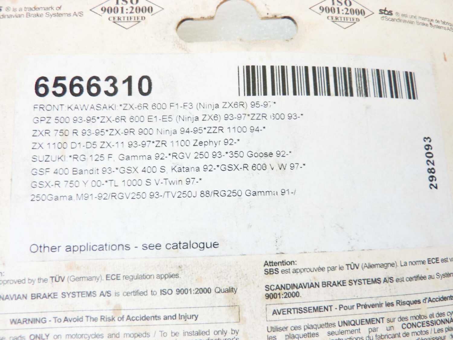 Pastiglie freno SBS 631HF 6566310 per HONDA
Freno Anteriore:
CB 1300 SF (dal 2003)
CBF 1000 (dal 2006)
VFR 800 (dal 2002)
VFR 1200 F (dal 2010)
VTX 1300 (dal 2003)
XLV 1000 Varadero (dal 2004)
XLV 1200 Crosstourer (dal 2012)
Freno Posteriore:
GL 1800 Goldwing (dal 2001)
KAWASAKI
Freno Anteriore:
VN 900 Custom/Classic (dal 2006)
VN 1600 Classic/Tourer (dal 2003)
VN 2000 Vulcan (dal 2004)
Z 750 / Z 750 R (dal 2007)
Z 1000 (dal 2007)
ZX-6R Ninja (dal 2007)
ZX-10R Ninja (dal 2008)
SUZUKI
Freno Anteriore:
GSF 650/1250 Bandit (dal 2007)
GSR 600 (dal 2006)
GSX 650 F (dal 2008)
GSX-R 600 (dal 2004)
GSX-R 750 (dal 2004)
GSX-R 1000 (dal 2003)
GSX 1300 R Hayabusa (dal 2008)
SV 650/1000 (dal 2003)
Freno Posteriore:
GSF 1200 Bandit (2001-2006)
GSF 1250 Bandit (dal 2007)
GSX 1400 (dal 2001)
YAMAHA
Freno Anteriore:
Fazer 8 (FZ8) (dal 2010)
MT-01 (dal 2005)
MT-07 (dal 2014)
MT-09 (dal 2013)
XJR 1300 (dal 2007)
YZF-R1 (dal 2004)
YZF-R6 (dal 2003) vedi foto per compatibilità esatta NUOVO fondo di magazzino - immagine 5