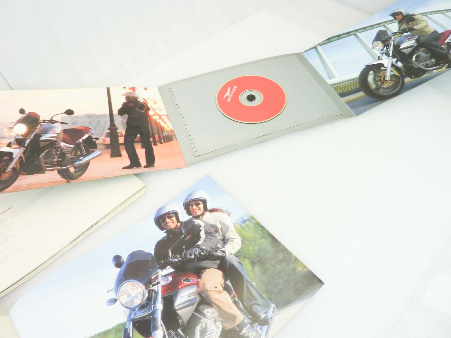 Depliant Brochure Guzzi Breva V750 I.E. VHS e CD materiale commerciale NUOVO fondo di magazzino - immagine 9