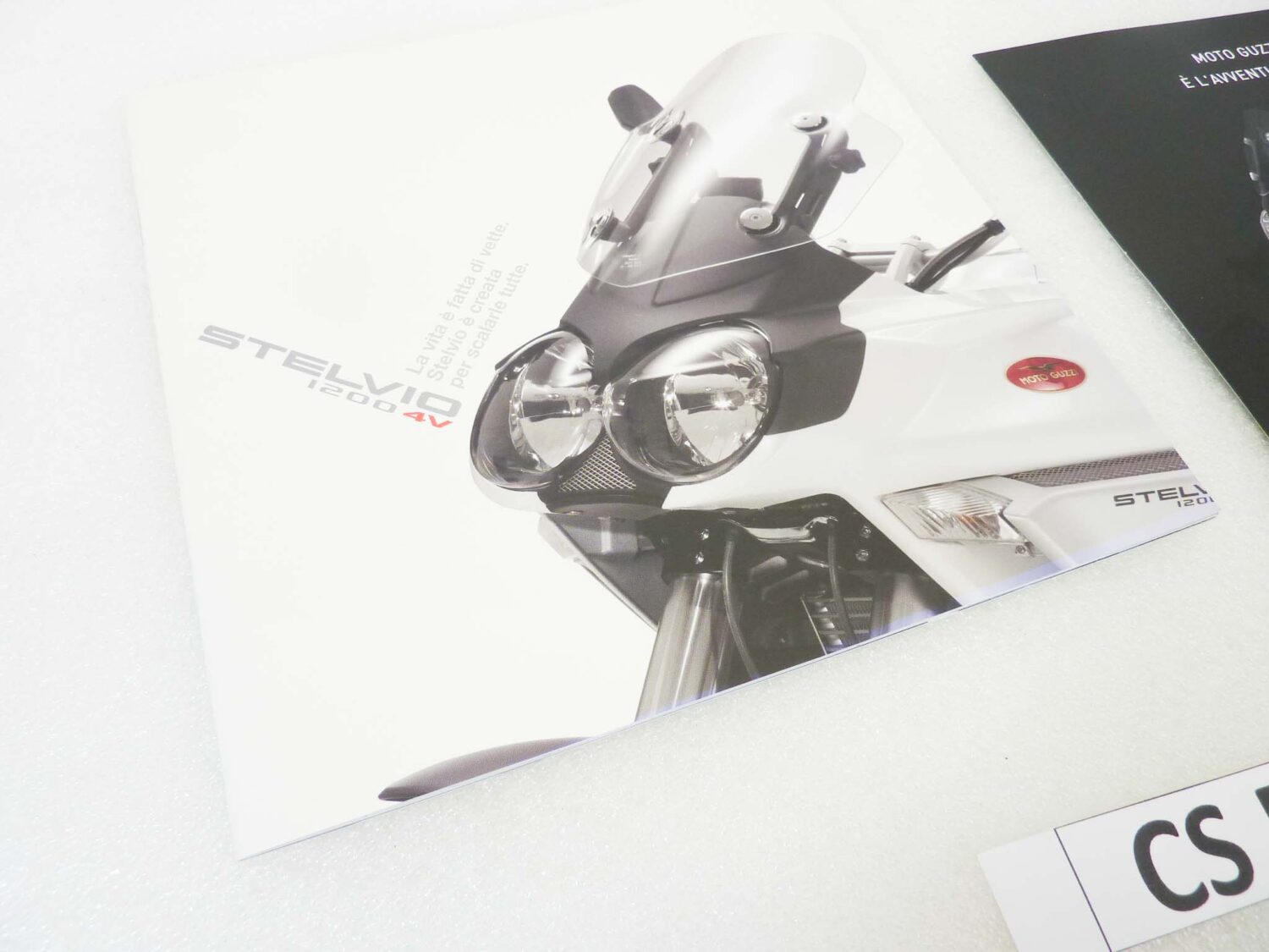 Depliant Brochure Guzzi Stelvio 1200 4V con cartolin dim 21 x 21 cm materiale commerciale NUOVO fondo di magazzino - immagine 3