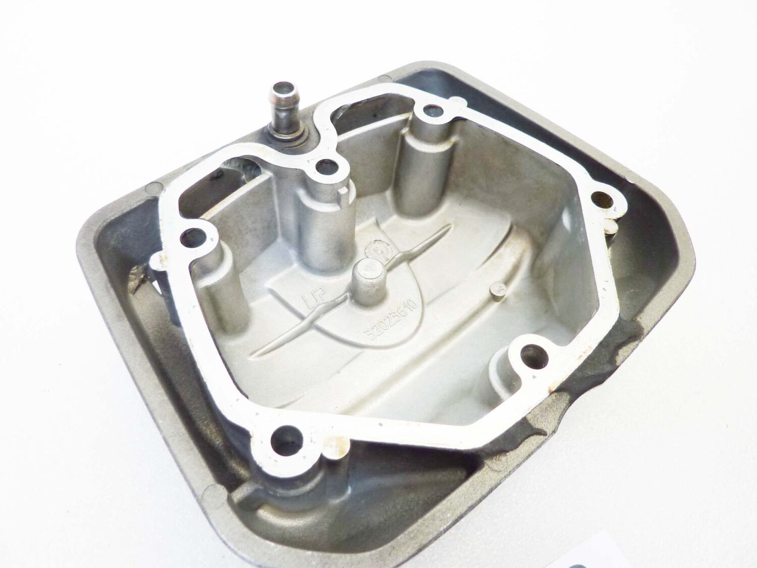 Coperchio punterie Guzzi Breva 750 Nevada Classic 750 cod 32023610 coperchio valvole testata - immagine 8