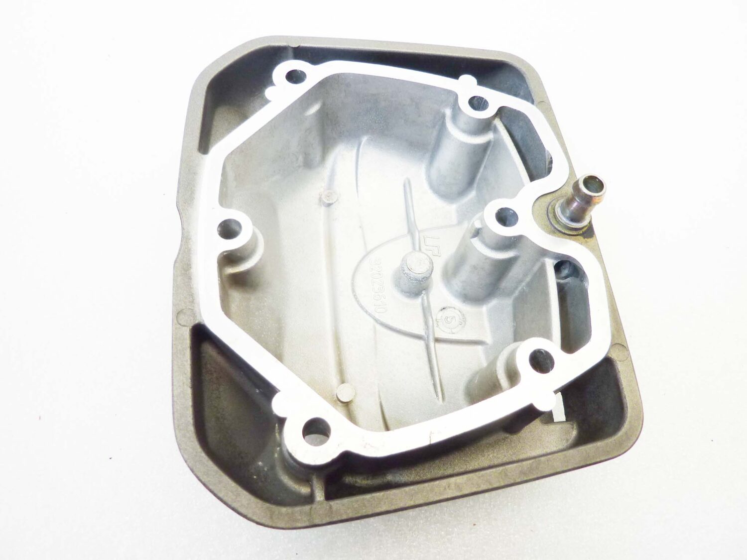 Coperchio punterie Guzzi Breva 750 Nevada Classic 750 cod 32023610 coperchio valvole testata - immagine 9