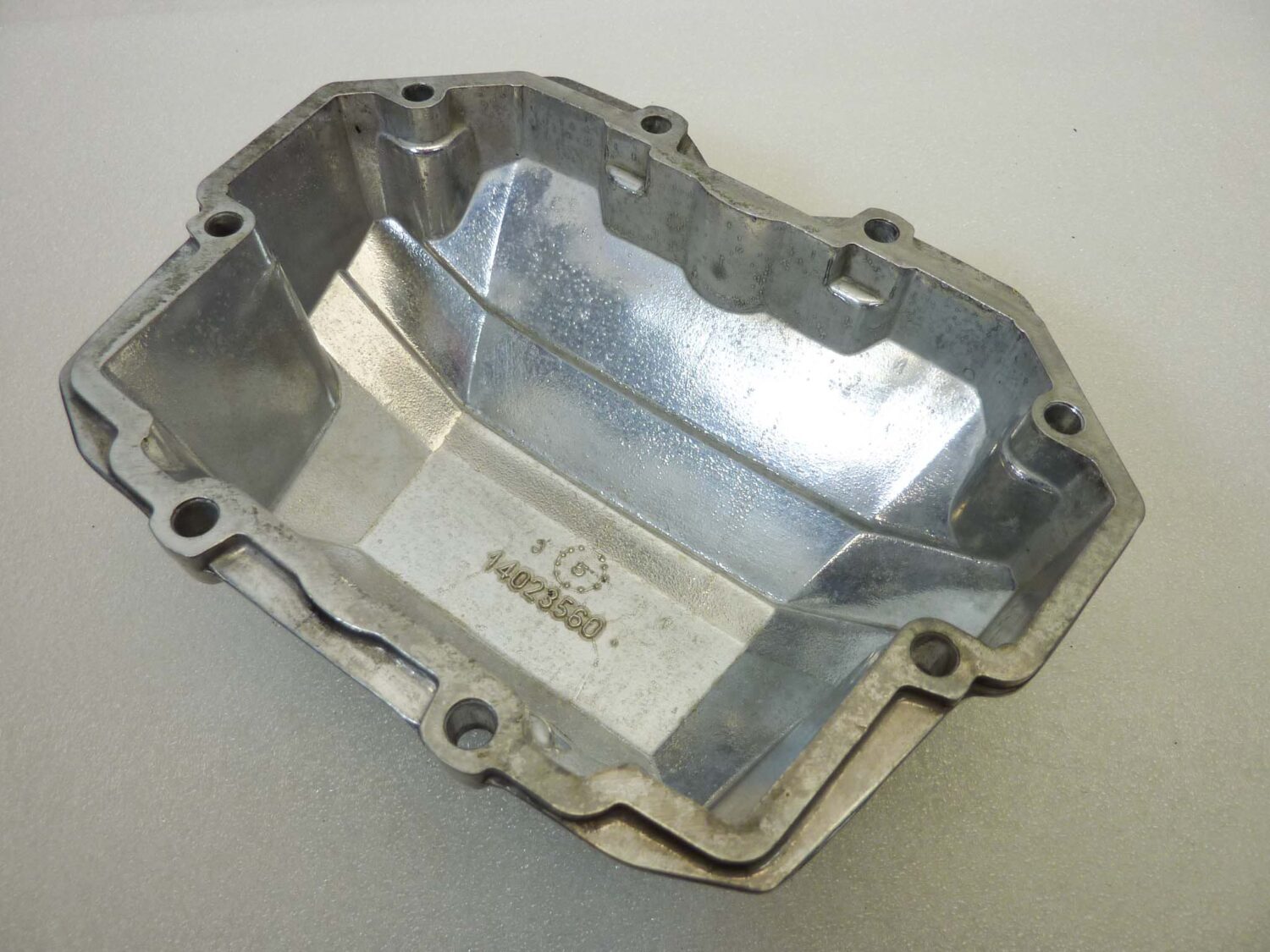 Coperchio punterie sinistro Guzzi California I.E. con foro sonda temperatura motore cod 14023560 coperchio valvole testata - immagine 14