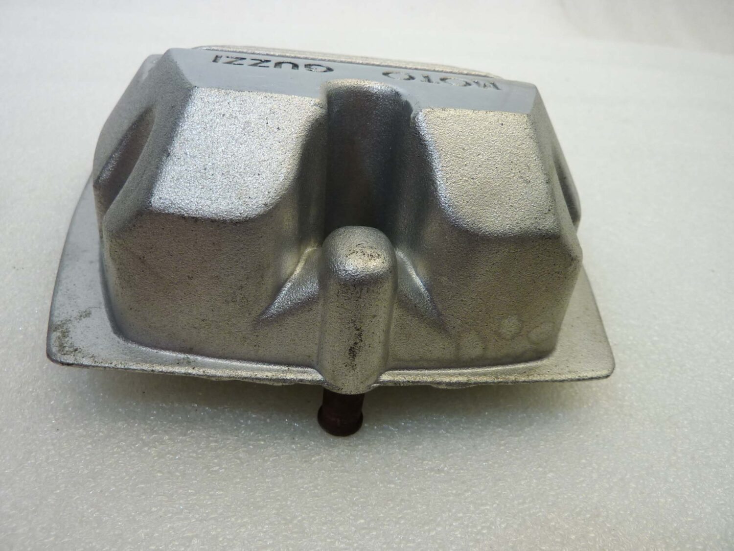 Coperchio punterie Guzzi V35 V50 V65 2V serie piccola coperchio valvole testata 19023600 NUOVO fondo di magazzino - immagine 5