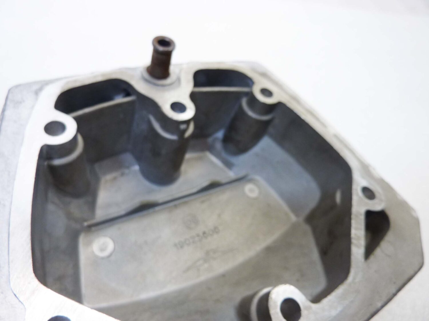 Coperchio punterie Guzzi V35 V50 V65 2V serie piccola coperchio valvole testata 19023600 NUOVO fondo di magazzino - immagine 12