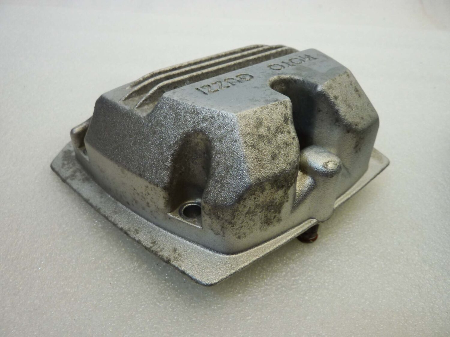 Coppia coperchi punterie Guzzi V35 V50 V65 2V serie piccola coperchio valvole testata 19023600 - immagine 6