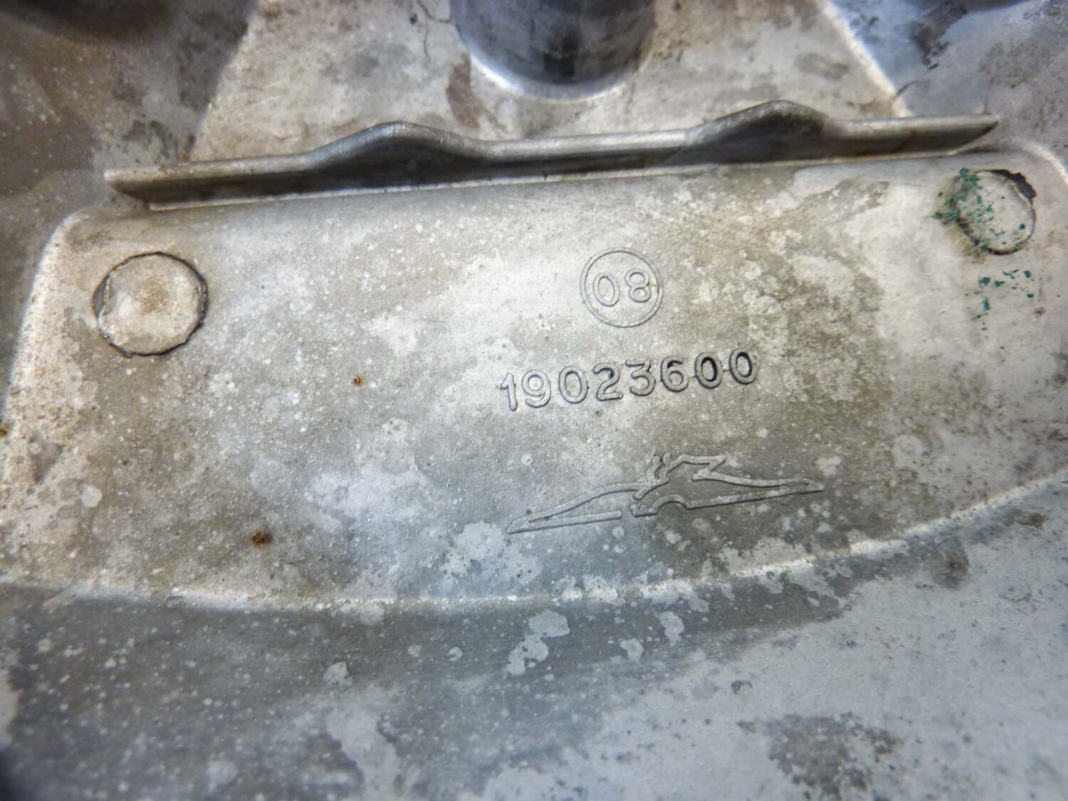Coppia coperchi punterie Guzzi V35 V50 V65 2V serie piccola coperchio valvole testata 19023600 - immagine 13