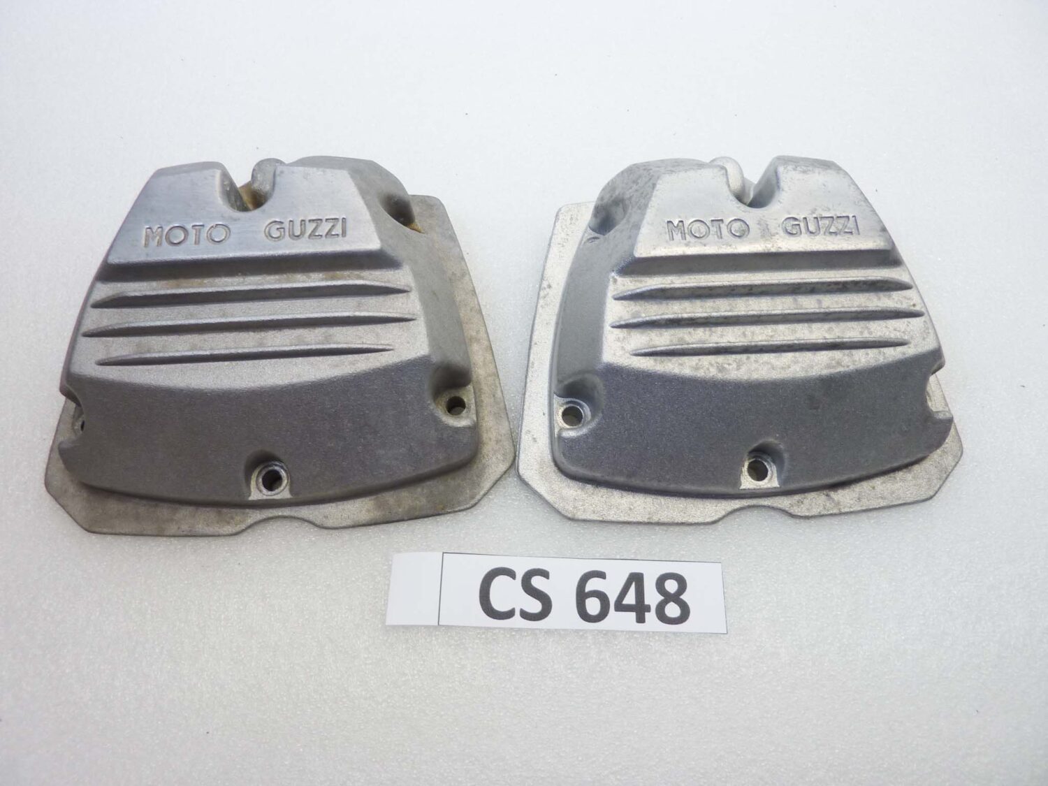 Coppia coperchi punterie Guzzi V35 V50 V65 2V serie piccola coperchio valvole testata 19023600